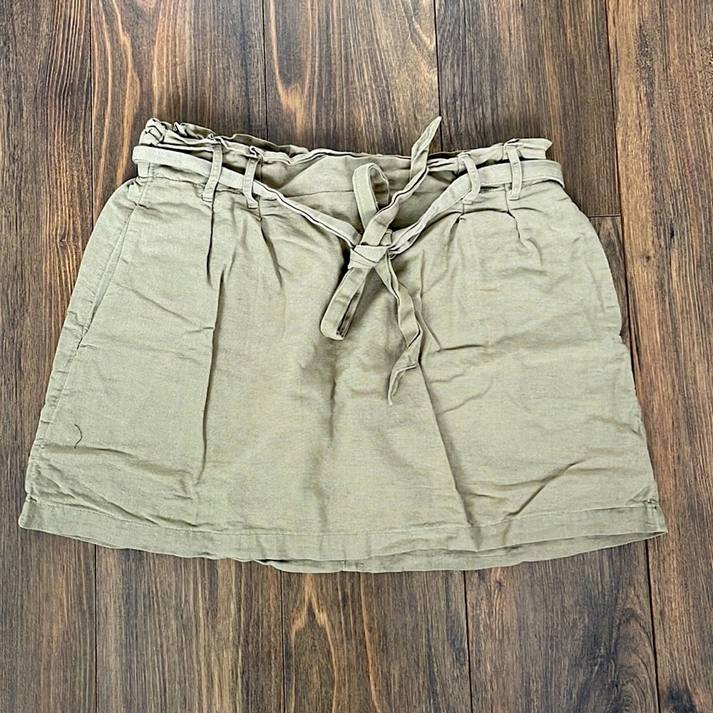 Women’s American Eagle skirt with pockets